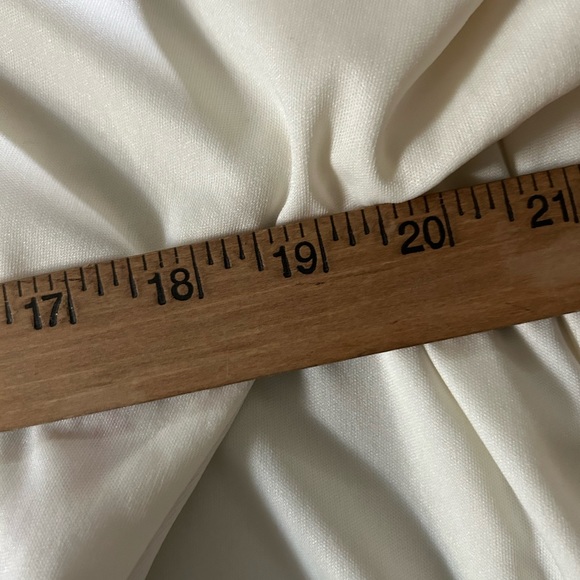 Vintage Embroidered Creamy White Nightgown - Picture 6 of 8